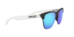 OAKLEY
